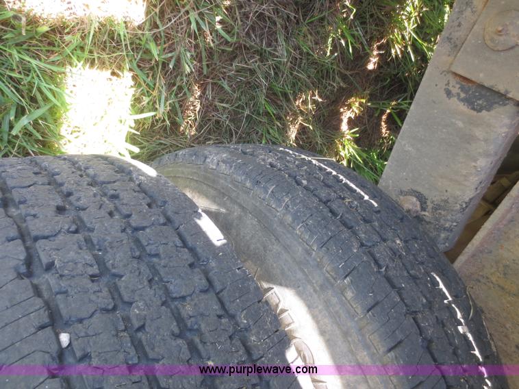 image for item I2231 2006 Fine Line FL831 gooseneck trailer