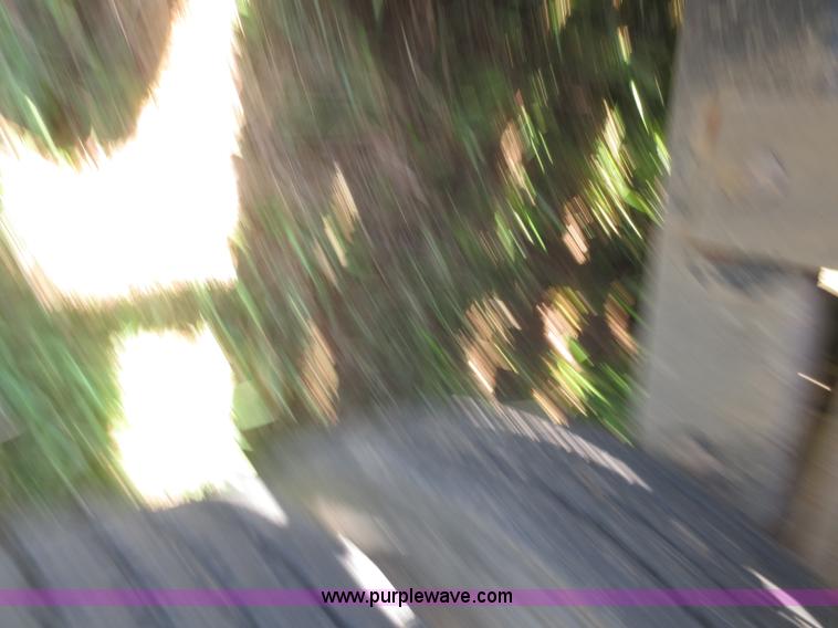 image for item I2231 2006 Fine Line FL831 gooseneck trailer