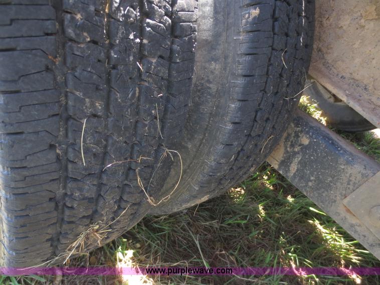 image for item I2231 2006 Fine Line FL831 gooseneck trailer