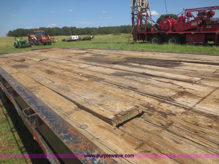 image for item I2231 2006 Fine Line FL831 gooseneck trailer