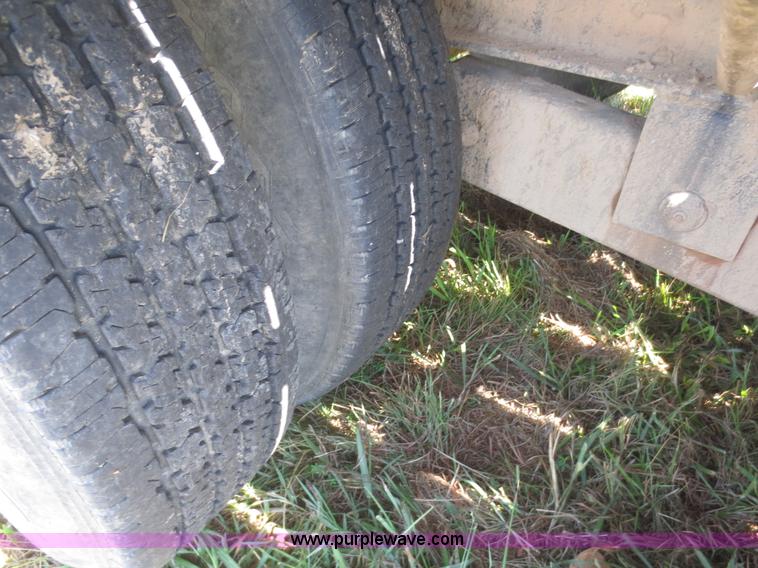 image for item I2231 2006 Fine Line FL831 gooseneck trailer