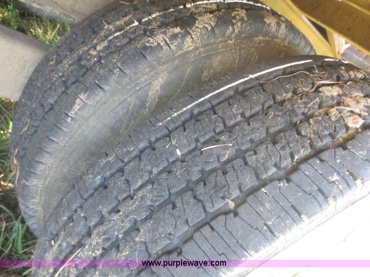 image for item I2231 2006 Fine Line FL831 gooseneck trailer