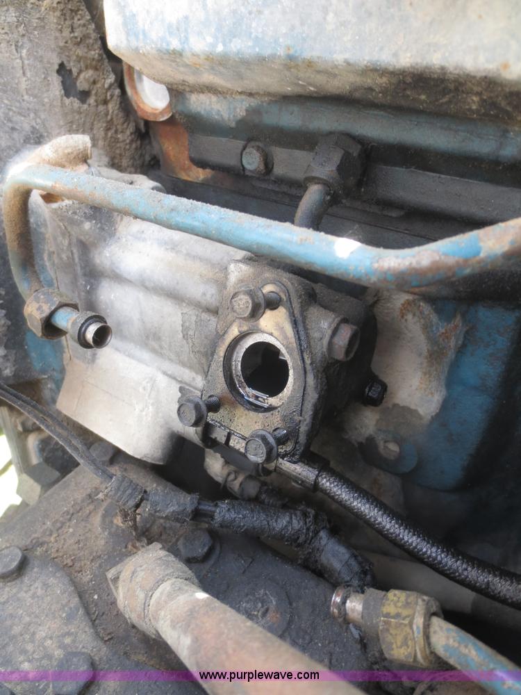 image for item I2236 2005 International 7400 truck cab and chassis