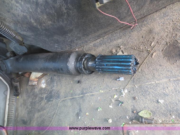 image for item I2237 2007 International 7400 truck cab and chassis