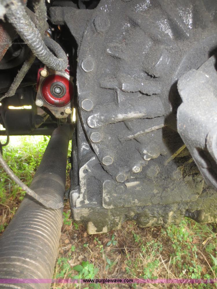 image for item I2238 2005 International 7400 truck cab and chassis