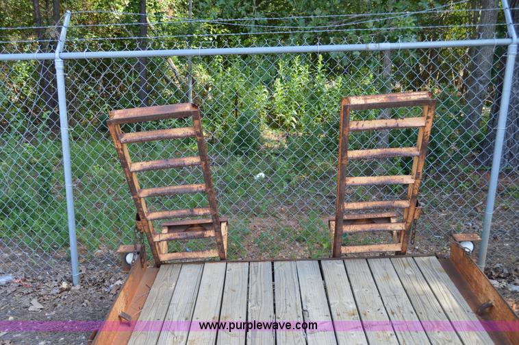 image for item I2991 1997 Load Trail 5T162CEDBTW equipment trailer