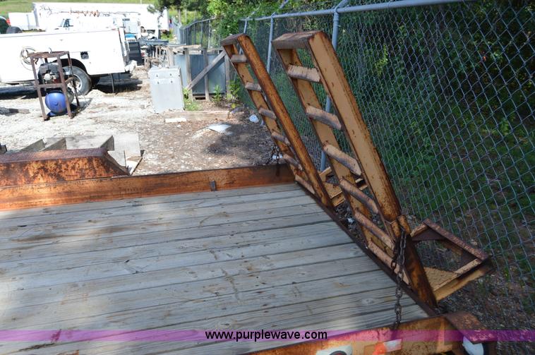 image for item I2991 1997 Load Trail 5T162CEDBTW equipment trailer