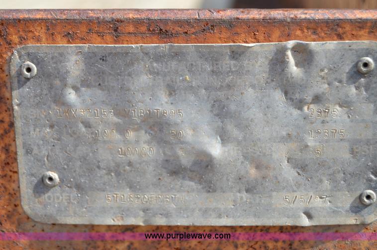 image for item I2991 1997 Load Trail 5T162CEDBTW equipment trailer