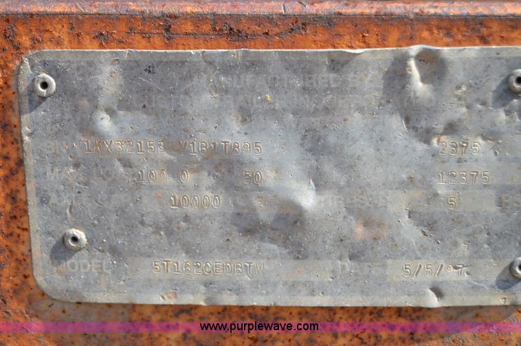 image for item I2991 1997 Load Trail 5T162CEDBTW equipment trailer