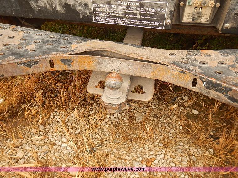 image for item I3604 2005 GMC Savana G3500 box truck