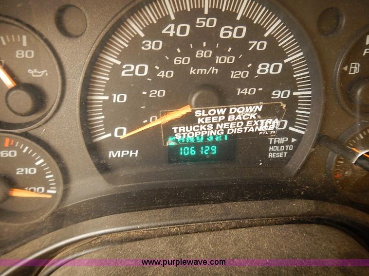 image for item I3604 2005 GMC Savana G3500 box truck