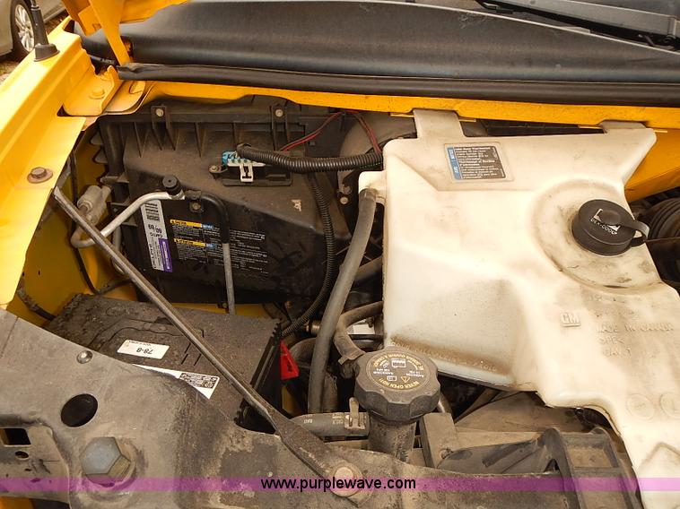 image for item I3604 2005 GMC Savana G3500 box truck