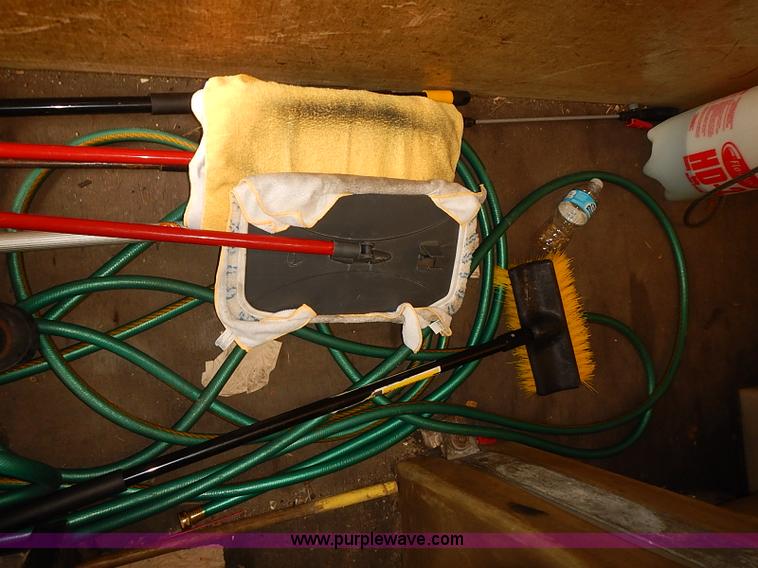 image for item I3604 2005 GMC Savana G3500 box truck