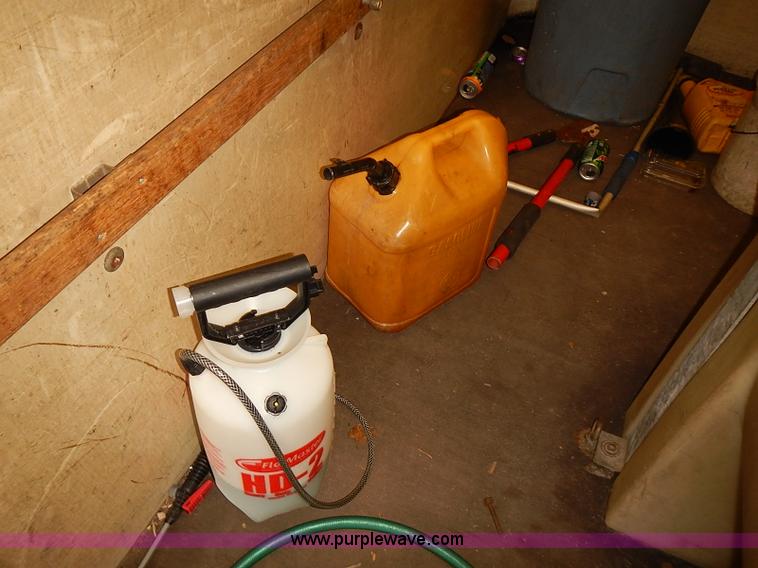 image for item I3604 2005 GMC Savana G3500 box truck