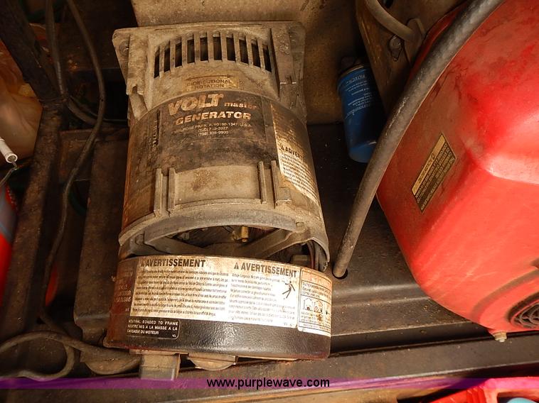 image for item I3604 2005 GMC Savana G3500 box truck