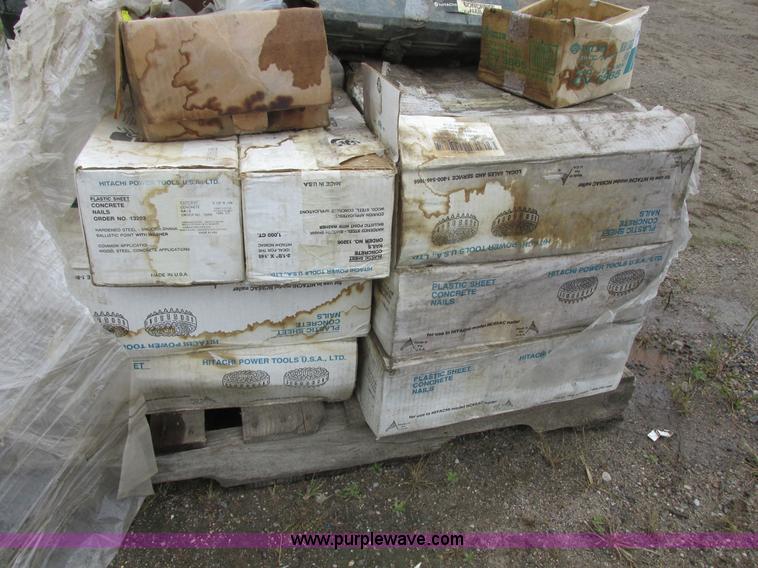 image for item I6135 Assorted items