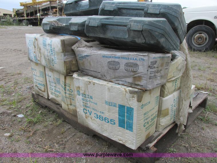 image for item I6135 Assorted items