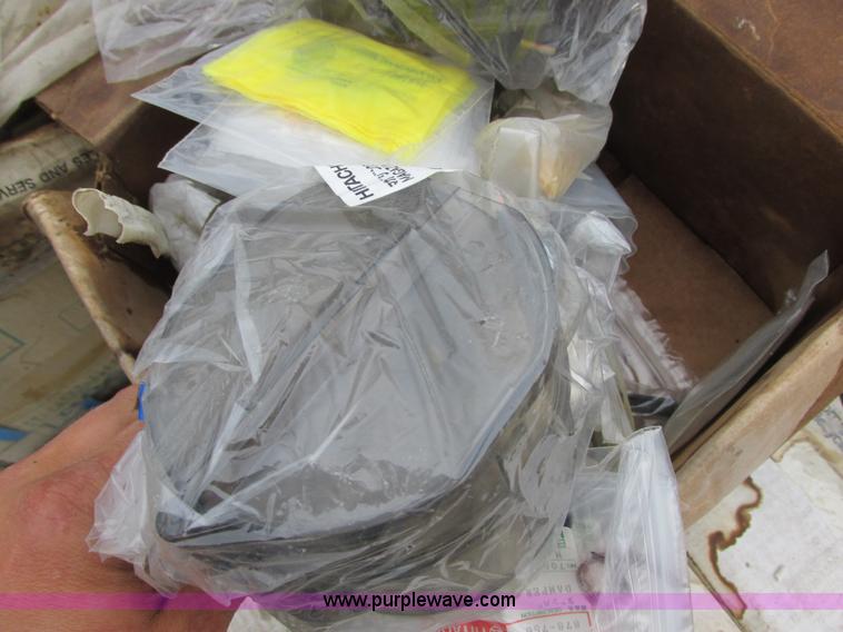 image for item I6135 Assorted items