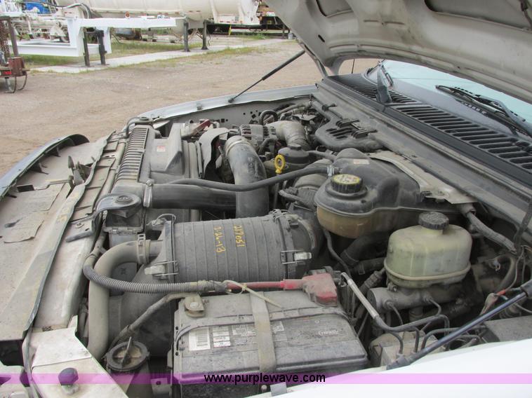 image for item I6137 2006 Ford F450 Super Duty Crew Cab truck cab and chassis