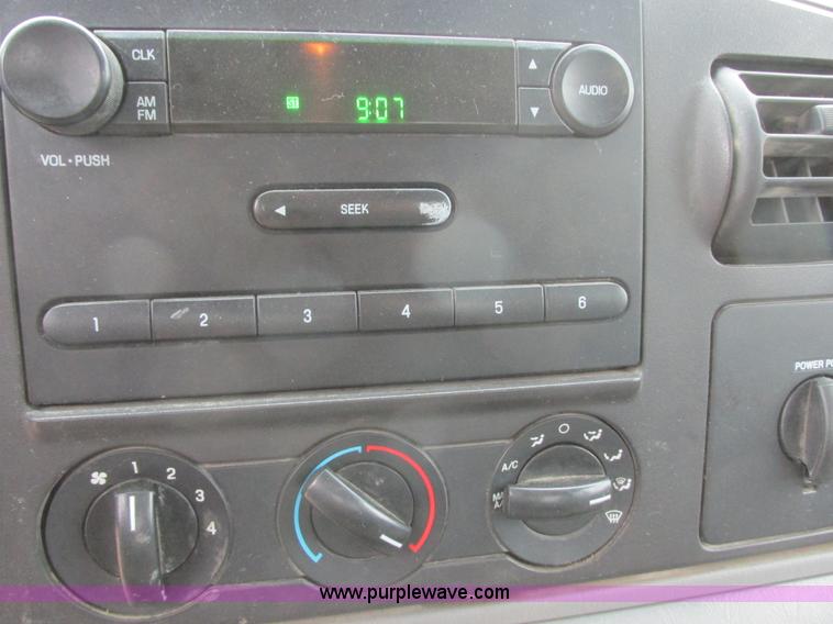 image for item I6137 2006 Ford F450 Super Duty Crew Cab truck cab and chassis