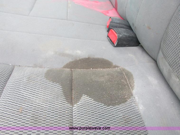 image for item I6137 2006 Ford F450 Super Duty Crew Cab truck cab and chassis