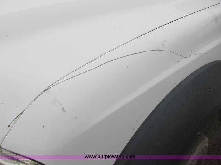 image for item I6137 2006 Ford F450 Super Duty Crew Cab truck cab and chassis