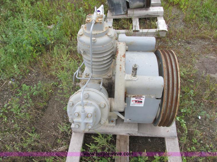 image for item I6139 Ingersoll Rand 15T air compressor