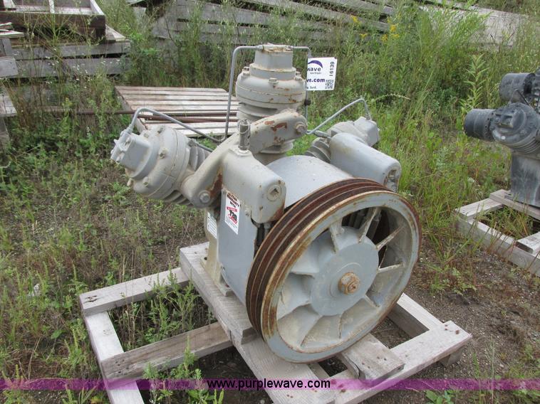 image for item I6139 Ingersoll Rand 15T air compressor