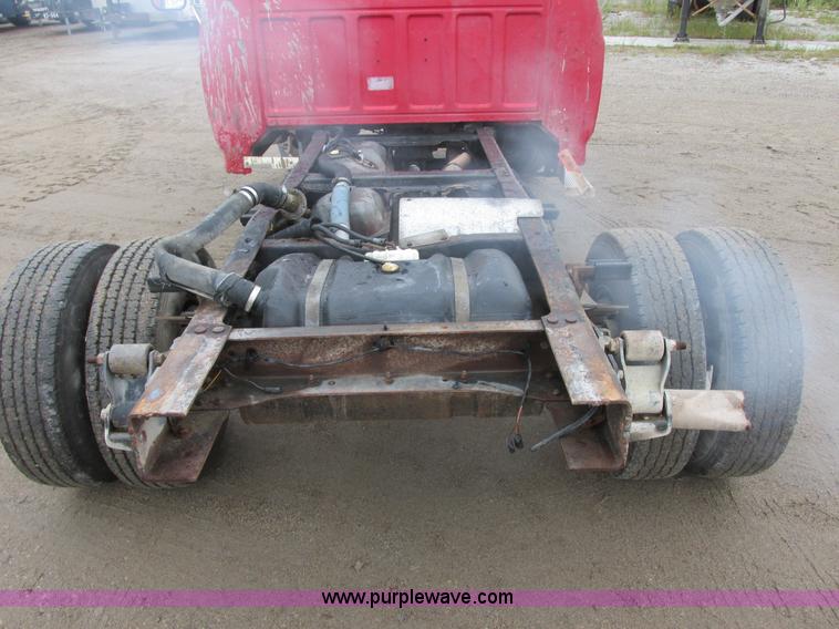 image for item I6140 1992 Ford F450 Super Duty truck cab and chassis