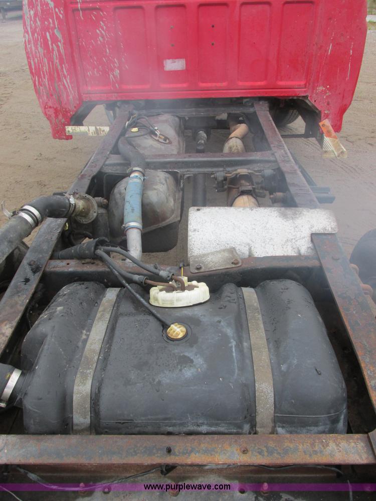 image for item I6140 1992 Ford F450 Super Duty truck cab and chassis