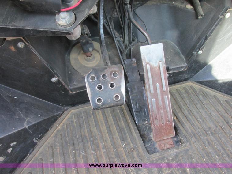 image for item I6209 2008 Kawasaki Mule 3010 utility vehicle