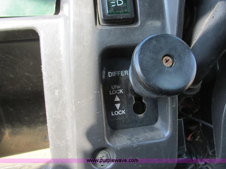 image for item I6209 2008 Kawasaki Mule 3010 utility vehicle