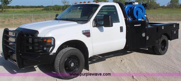 image for item J2071 2008 Ford F350 XL flatbed truck