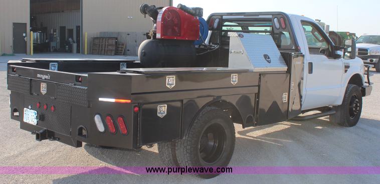 image for item J2071 2008 Ford F350 XL flatbed truck