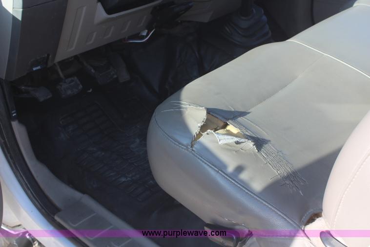 image for item J2071 2008 Ford F350 XL flatbed truck