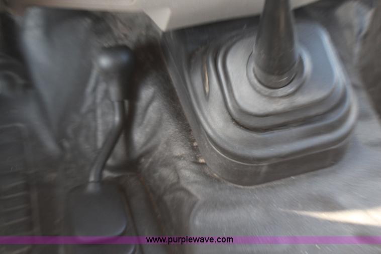 image for item J2071 2008 Ford F350 XL flatbed truck