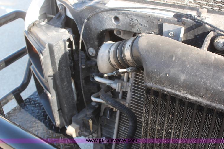 image for item J2071 2008 Ford F350 XL flatbed truck