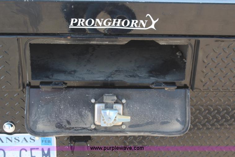 image for item J2071 2008 Ford F350 XL flatbed truck