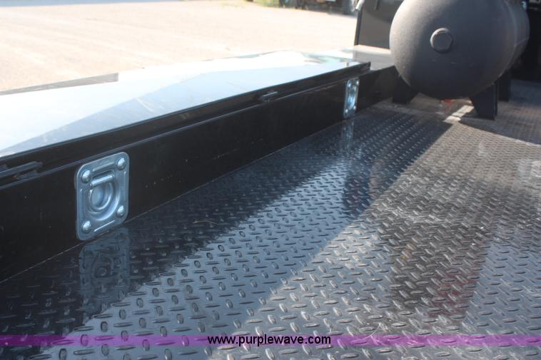 image for item J2071 2008 Ford F350 XL flatbed truck