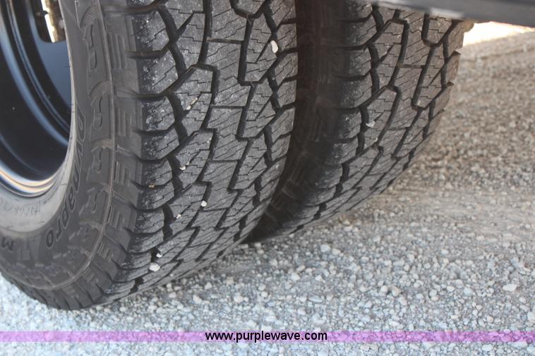 image for item J2071 2008 Ford F350 XL flatbed truck