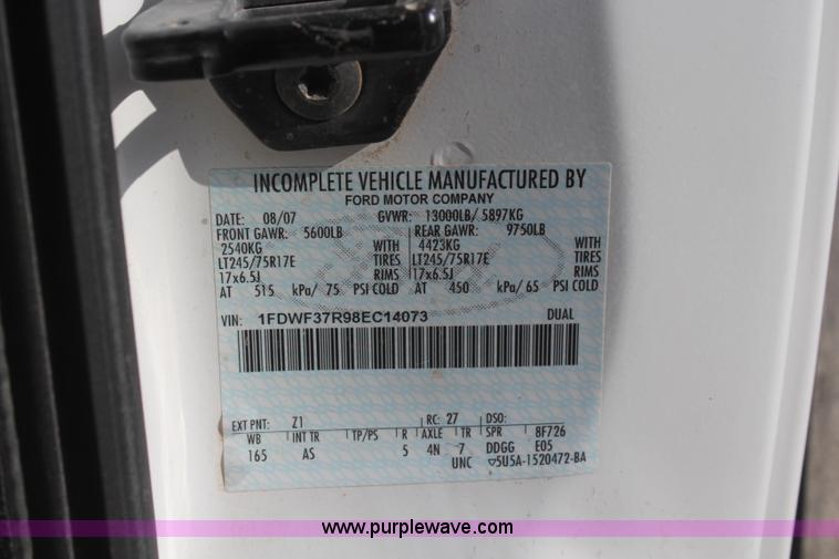 image for item J2071 2008 Ford F350 XL flatbed truck