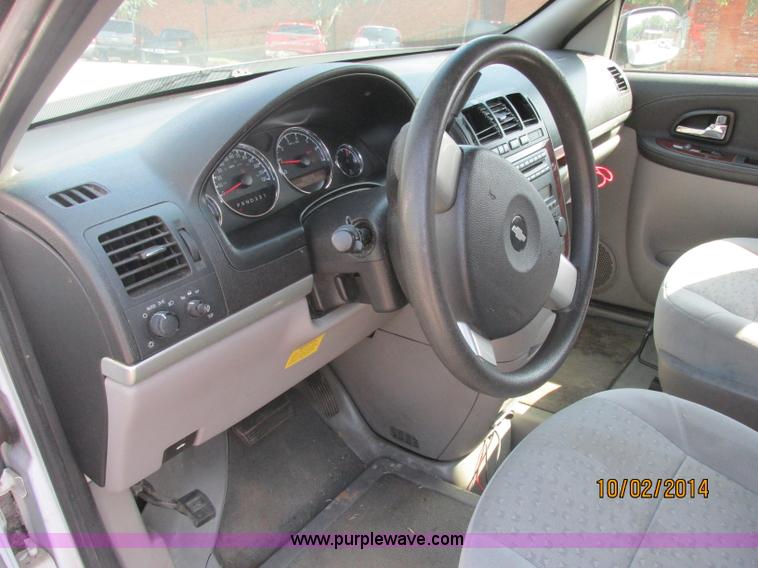image for item J2455 2007 Chevrolet Uplander cargo van