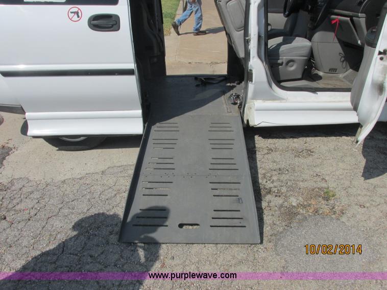 image for item J2455 2007 Chevrolet Uplander cargo van