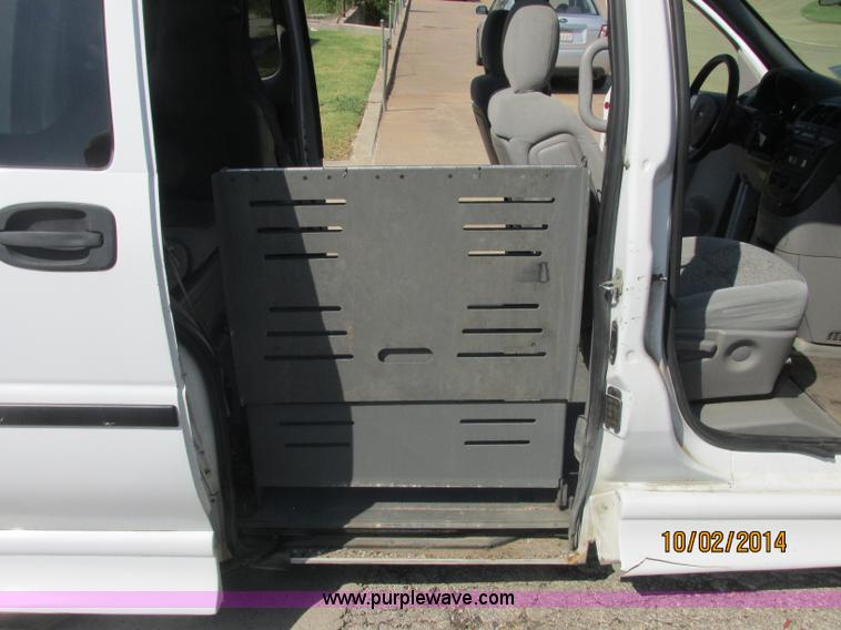 image for item J2455 2007 Chevrolet Uplander cargo van