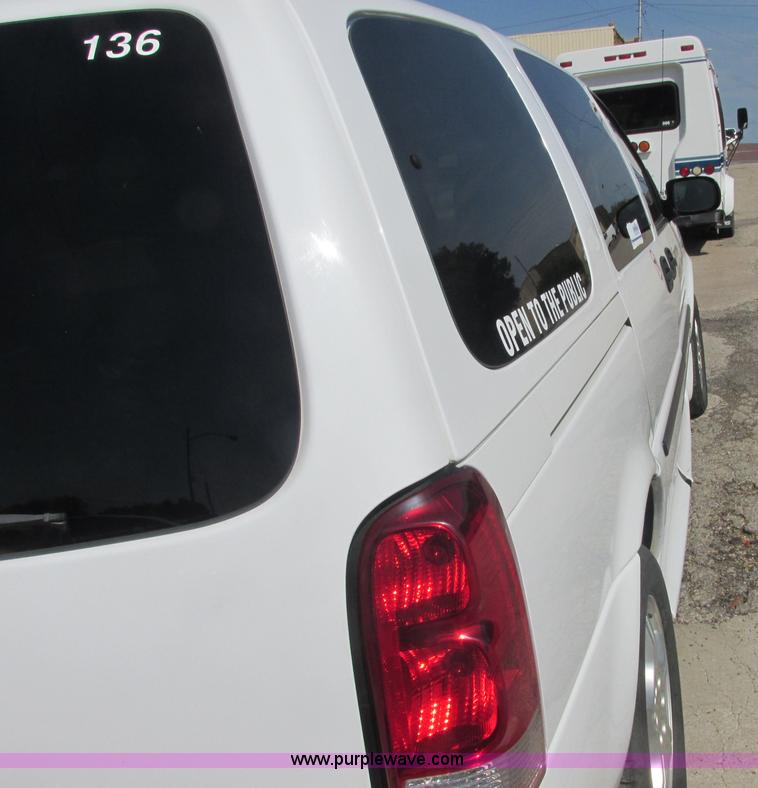 image for item J2455 2007 Chevrolet Uplander cargo van