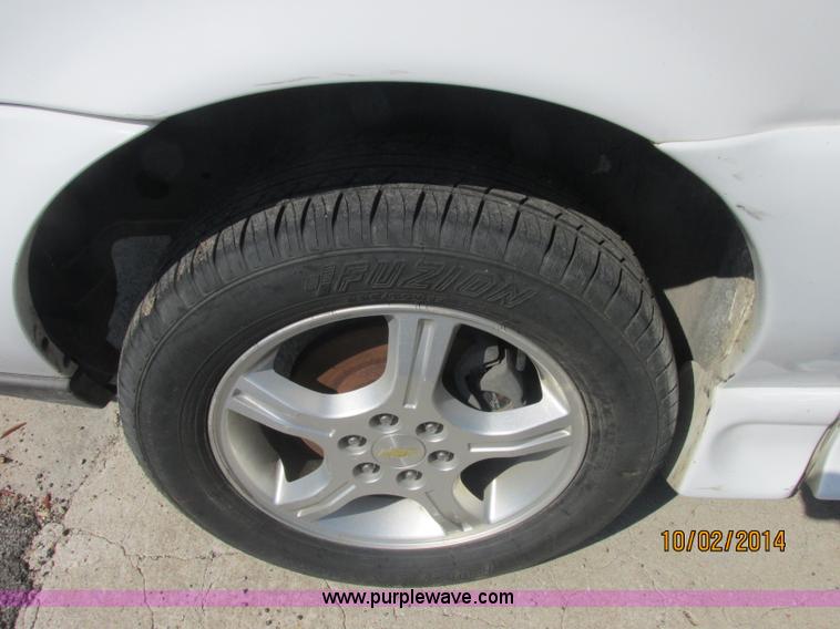 image for item J2455 2007 Chevrolet Uplander cargo van