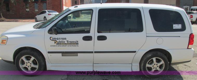 image for item J2456 2007 Chevrolet Uplander cargo van