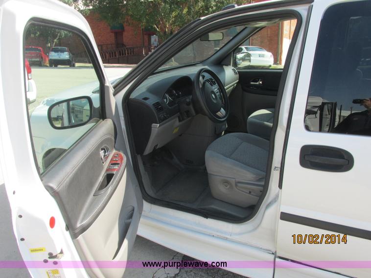 image for item J2456 2007 Chevrolet Uplander cargo van