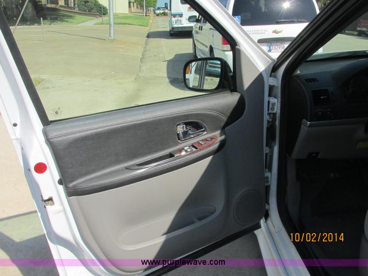 image for item J2456 2007 Chevrolet Uplander cargo van