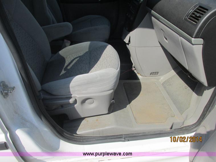 image for item J2456 2007 Chevrolet Uplander cargo van